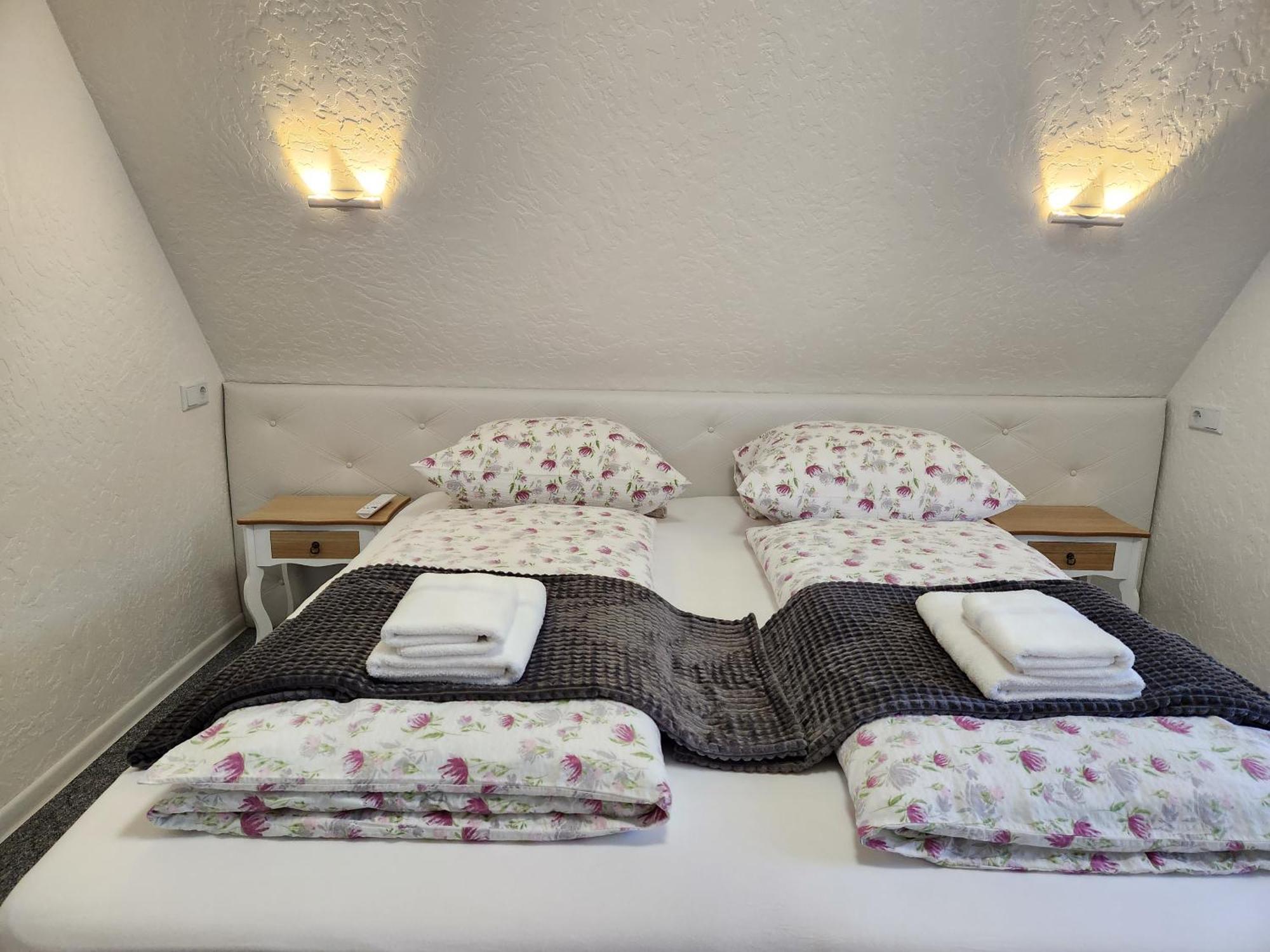 Bed And Breakfast Am Knittenberg Winterberg Exterior photo